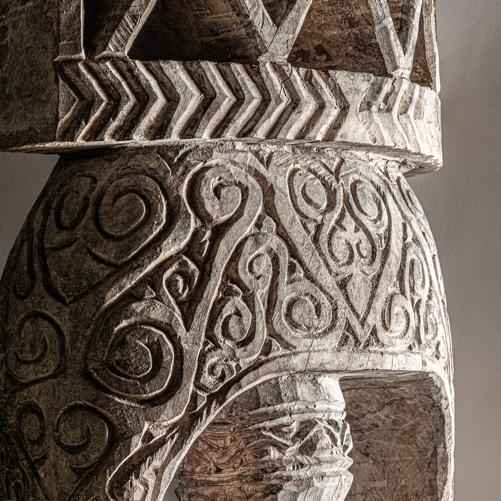 FLOOR SCULPTURE